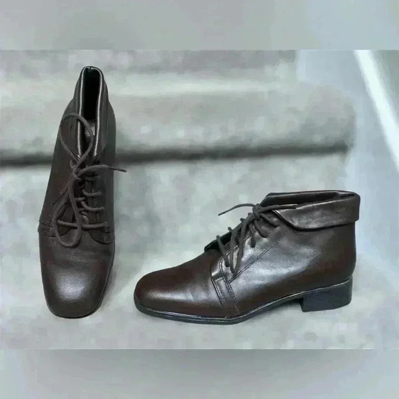 Vintage 90s St. John’s Bay Brown Leather Lace-Up Square Toe Ankle Boots Women 6 - Picture 1 of 13